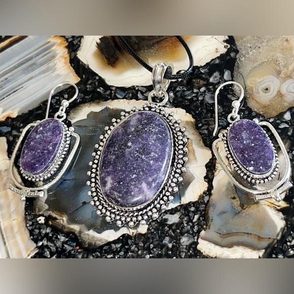 “The Peace Stone” Lepidolite Pendant & Earrings Set - Picture 6 of 14